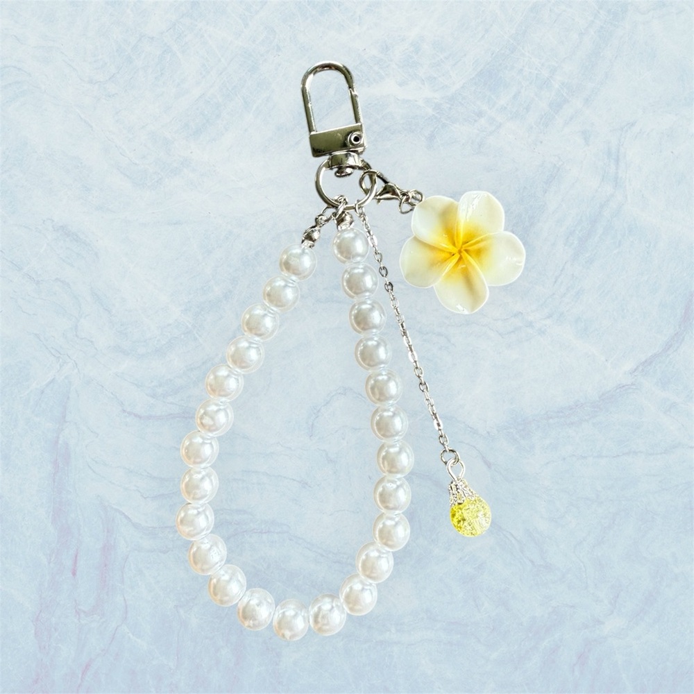 Chic Pearl and Floral Keychain